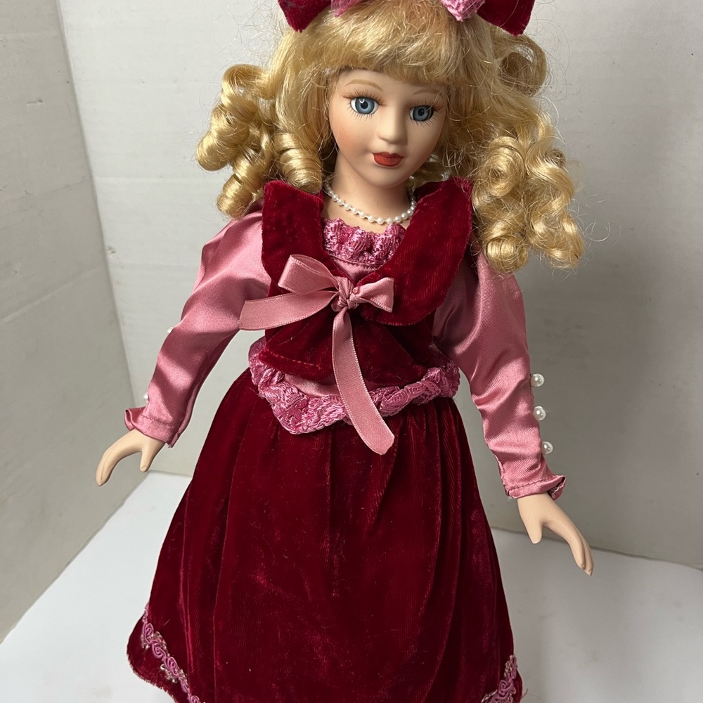 Porcelain Victorian Doll  Collectors Choice Series By DanDee 17”